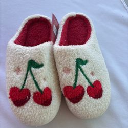 Kids Slippers Available In Size 3 And 5 