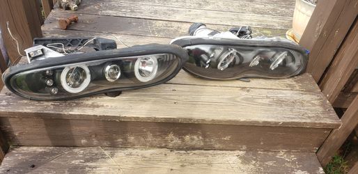 Headlights for 98 -2002 chevy camaro