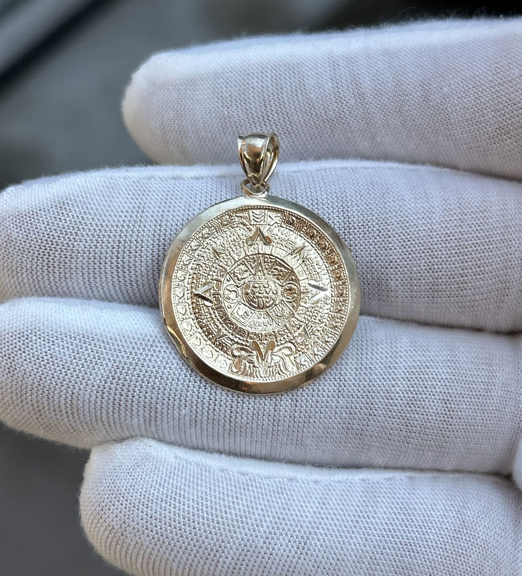 14k Gold Pendant 