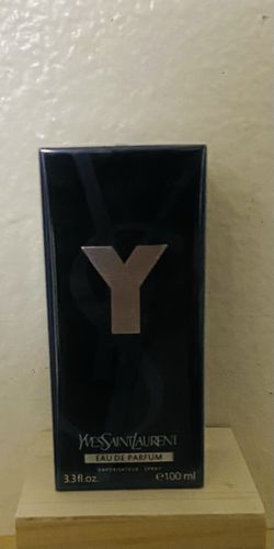 YVES SAINT LAURENT