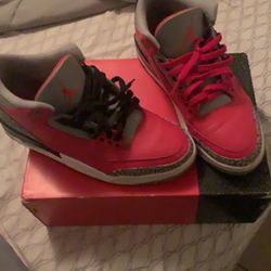 JORDAN RETRO 3’S