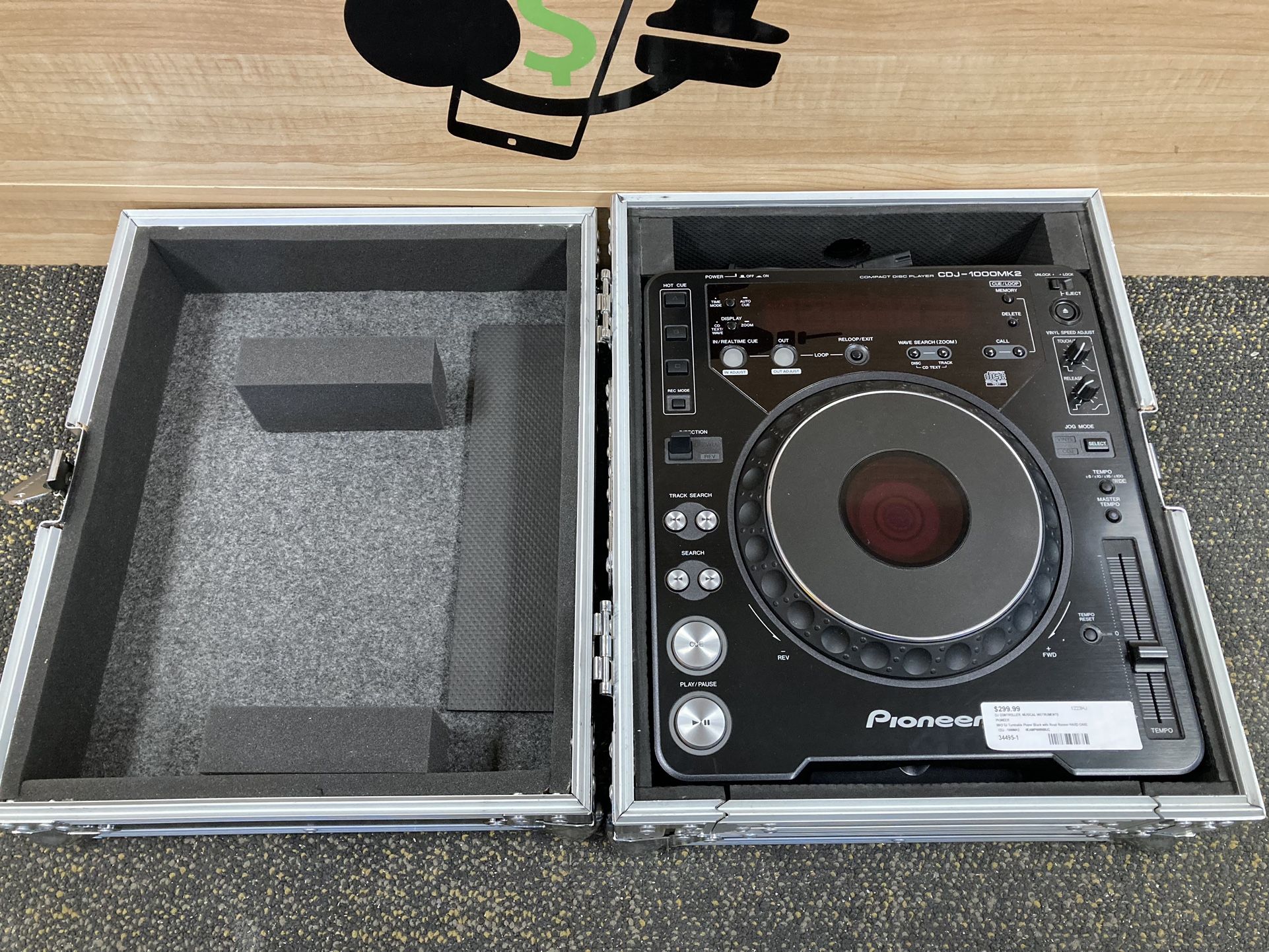Pioneer CDJ-1000 MK2 W/ Hard Flight case 