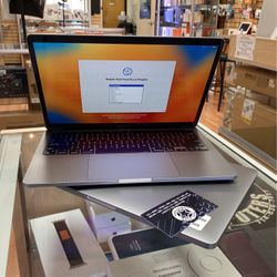 13”MacBook Pro M1 8gb Ram 256Gb SSD