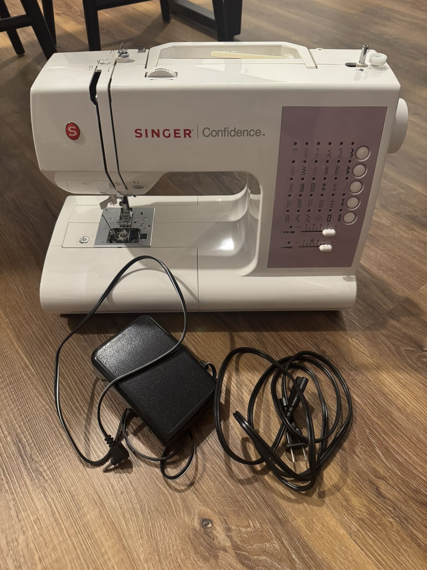 Singer Machine Model 7464 Singer 7463 Confidence Sewing Machine for Sale in Los Angeles, CA - OfferUp