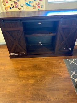 Storage cabinet or entertainment unit