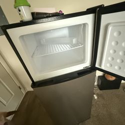 Large Mini Fridge 