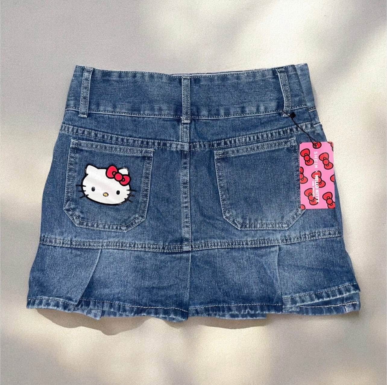 Hello Kitty denim skirt size Small like a size 3