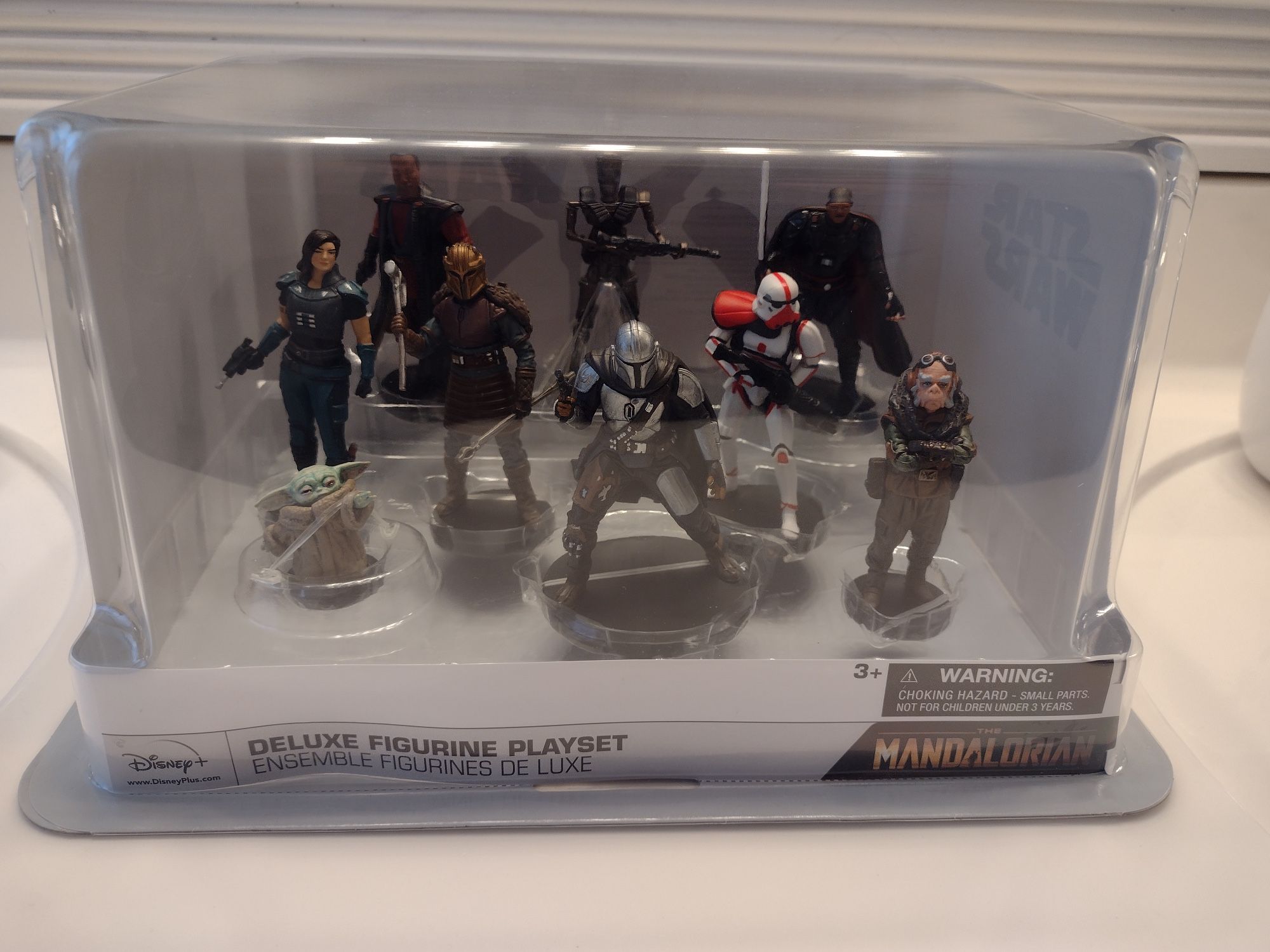 Star Wars The Mandalorian Deluxe Figurine Playset - 9 Figures Cara Dune