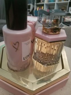 1.7oz New 3pce VS perfme set if up i hbe it