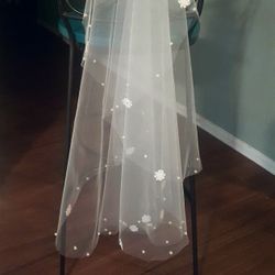 Beautiful New Wedding Veil With Pearls And Flowers