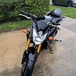 2011 Fz8