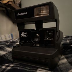 Polaroid OneStep 600 Instant-Film Camera