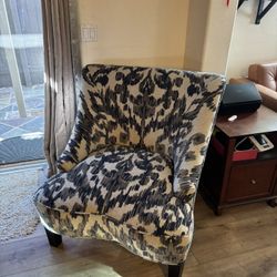 Beautiful Accent Chair Sofa 36”x36”x36”