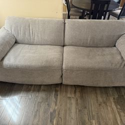 Jerome’s Power Sleep Sofa 