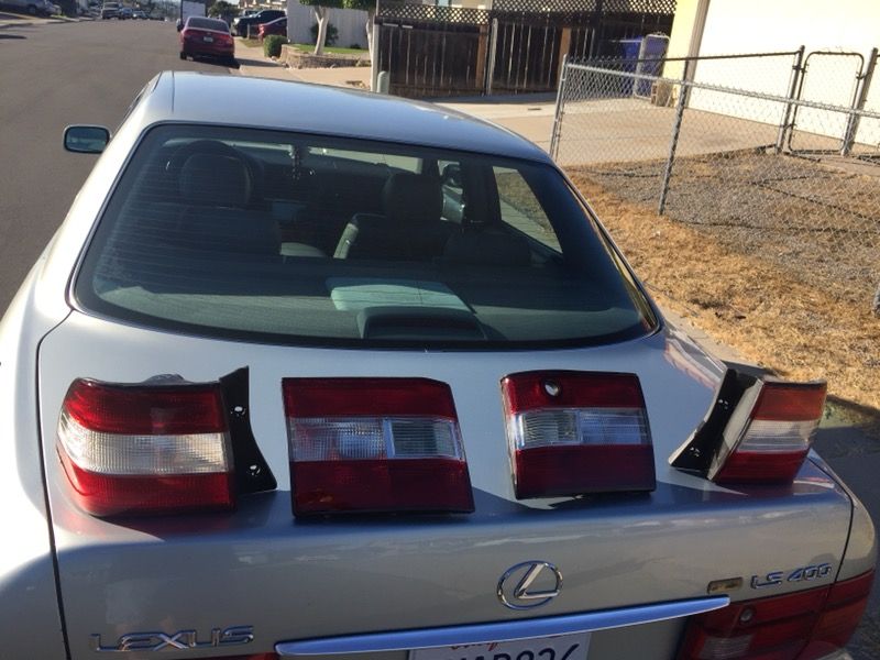 LS400 Red Clear taillights. 1995-1997 UCF20 LS400 4pc set 2 trunk and 2 outer tail lights.
