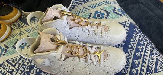 Retro 6’s women’s 8