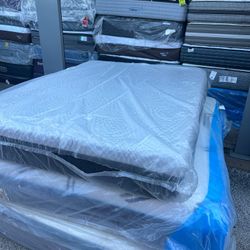 Queen Size Mattress And Box Spring 
