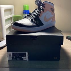 Jordan 1 Mid Crimson 