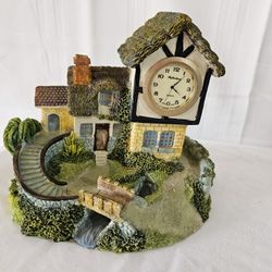 Vintage Mantel House /cottage Clock 