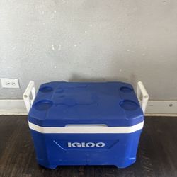 Igloo Latitude 52-Quart Cooler