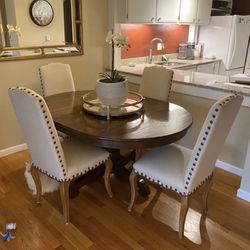 Pottery Barn Tuscan Chestnut Extendable Dining room Table And Chairs