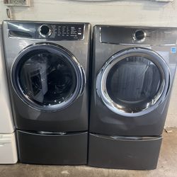 ✨🧺 Beautiful Washer & Gas Dryer Set with Pedestals! 🧺✨ 