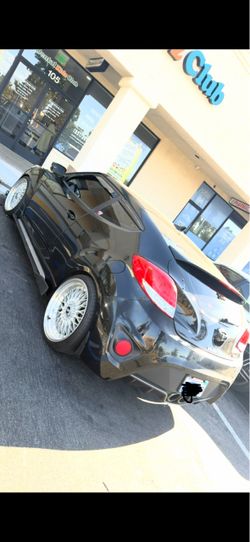 Black Hyundai Veloster
