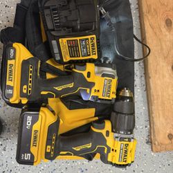 DEWALT ATOMIC 20V MAX Lithium-lon Cordless 2-Tool Combo Kit with 5.0 Ah and 2.0 Ah Batteries, Charge