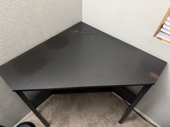 Corner Desk (black)