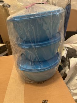 Tupperware Total Of 6 Containers