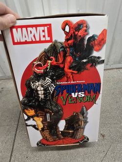 Spider-man vs Venom statue by Kotobukiya