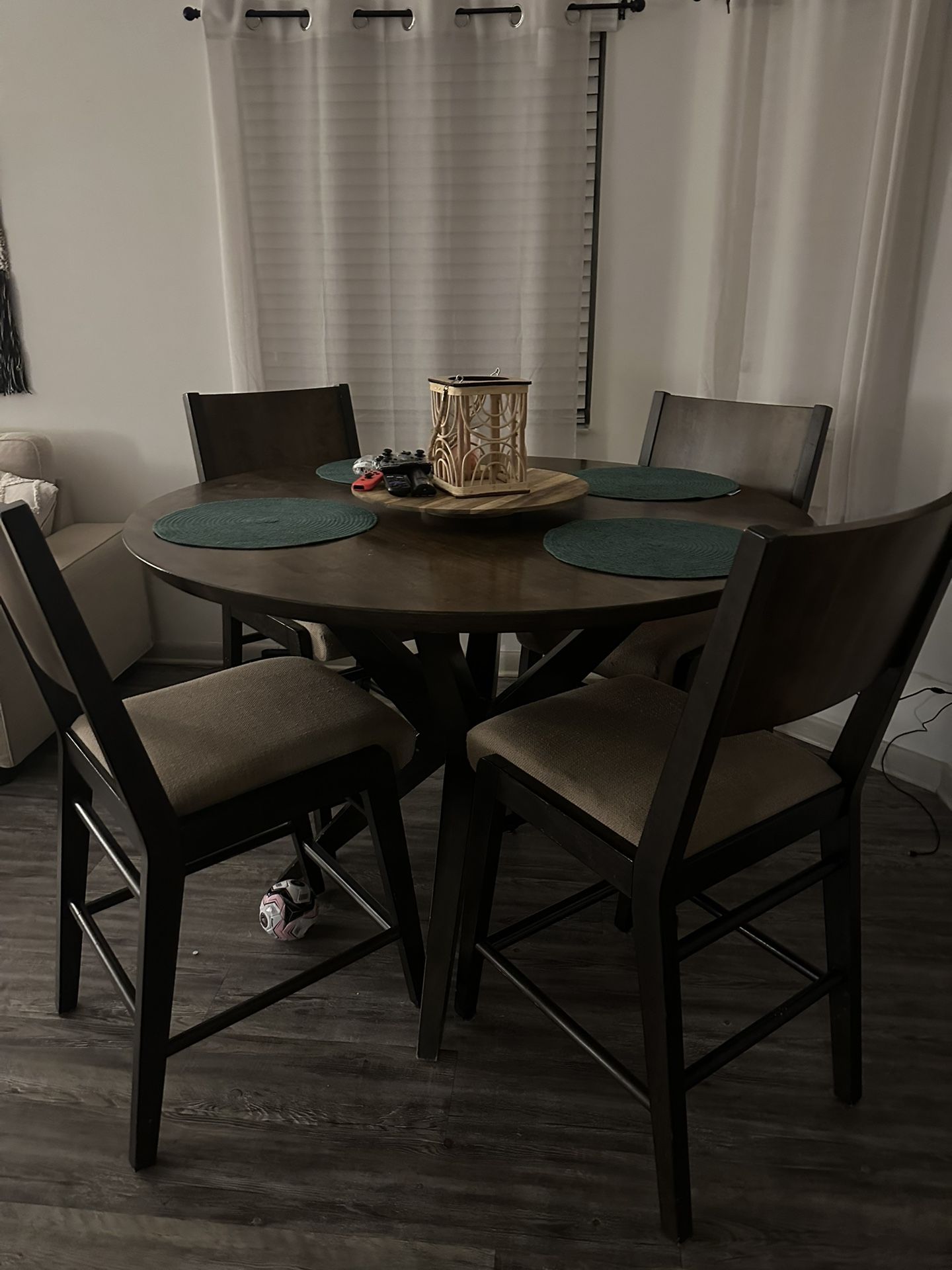 Round Dining Table Set