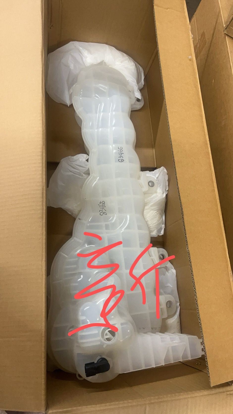 Title: Coolant Tank for Freightliner Cascadia (2018-2023)