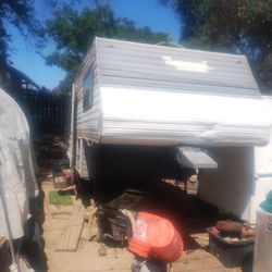 Nomad fifth wheel