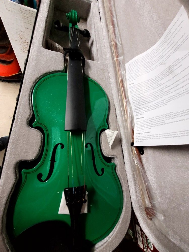 New!! 4/4 Violin. Green