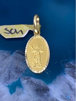 $375 Yellow Gold Divino Niño Religious Charm Pendant
