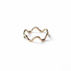 Minimalist Gold Wave Ring