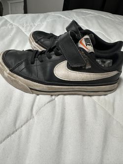 Boys Black & White Nikes. Size 1. $3