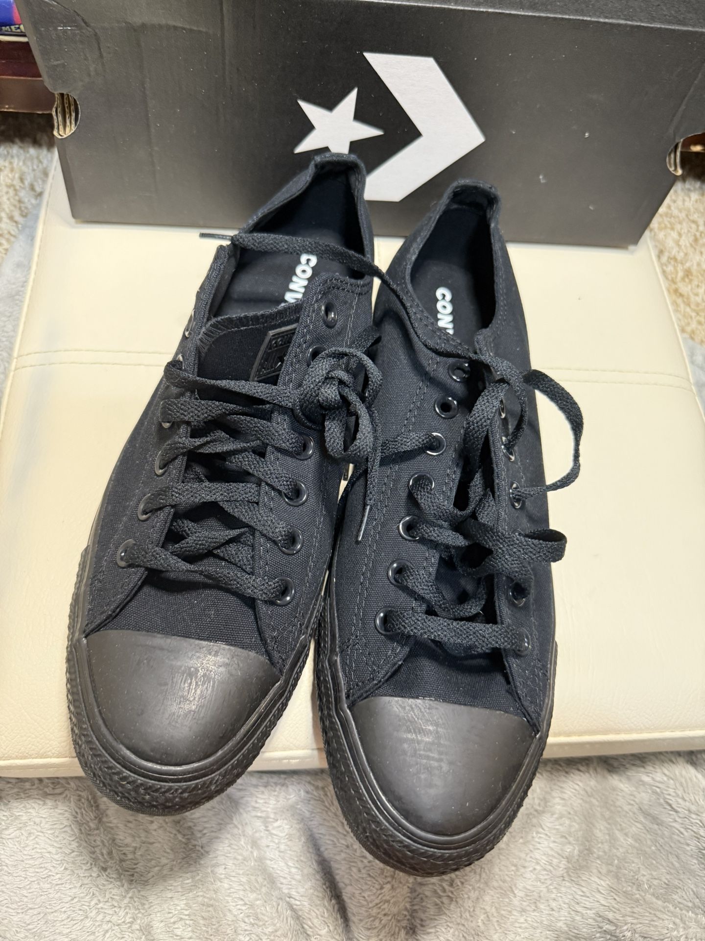 Brand New Converse Low Top Sneakers Size 10.5