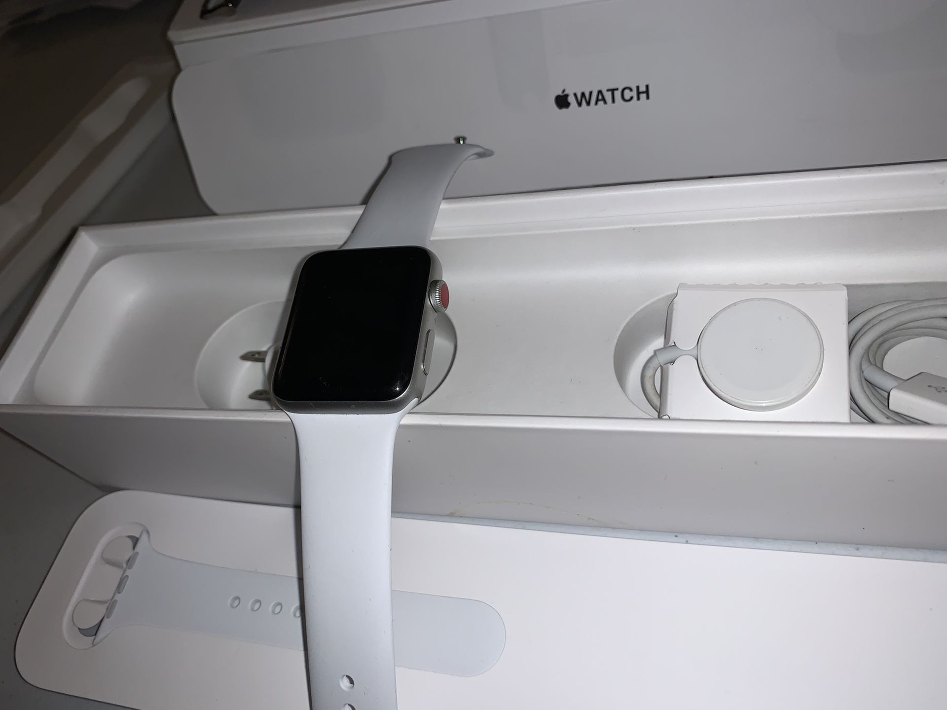 Apple Watch Series 3 42mm Smartwatch (GPS + Cellular)