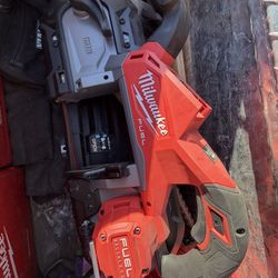 Milwaukee Deep Cut Band Saw 