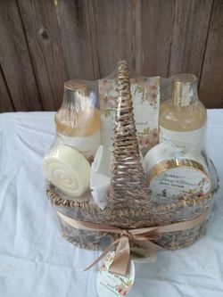 LOVERY BATH GIFT SET NEW