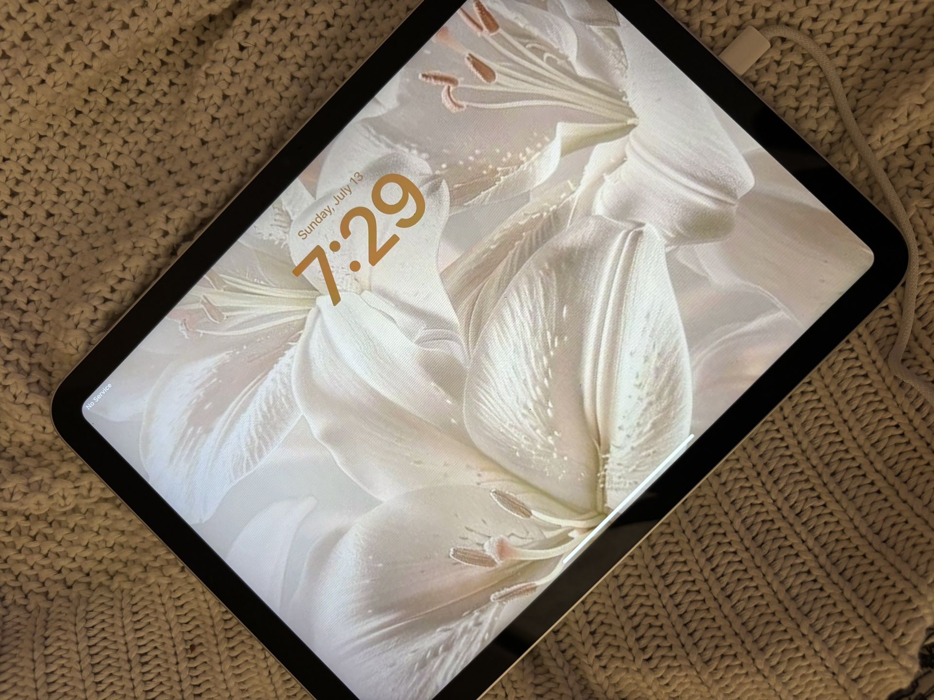 Apple iPad Air (5th Gen) 2022 – 10.9” | Wi-Fi + Cellular | 64GB – Silver