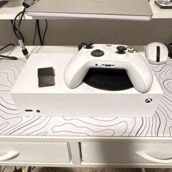 Xbox Series S 512GB with 1TB Expansion Card and One Controller