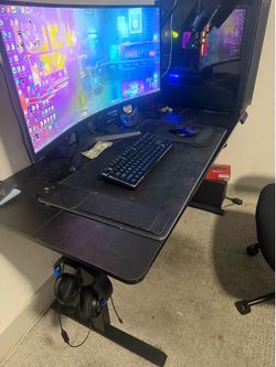 Electric adjustable Outlet PC Desk