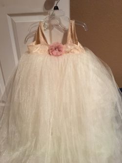 Beautiful cream dress with changeable flower