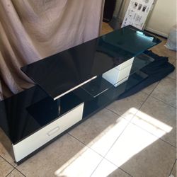 Entertainment center