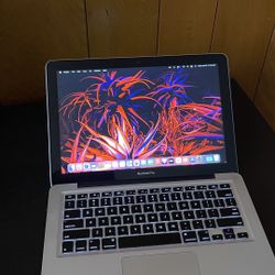 Apple MacBook Pro 13” I5/8GB/256GB SSD $140