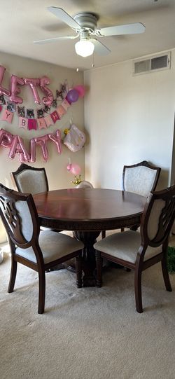 Traditional Dining Table with 4 Chairs