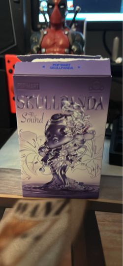 Pop mart skull panda